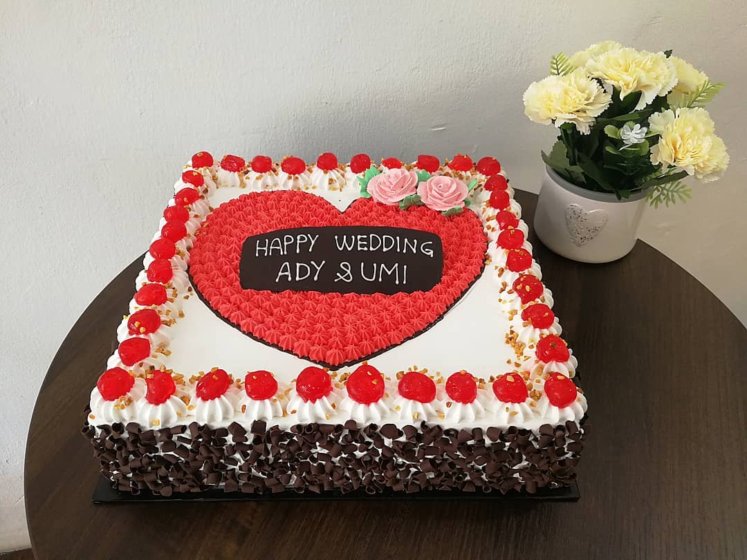 Wedding cake @ black forest cake